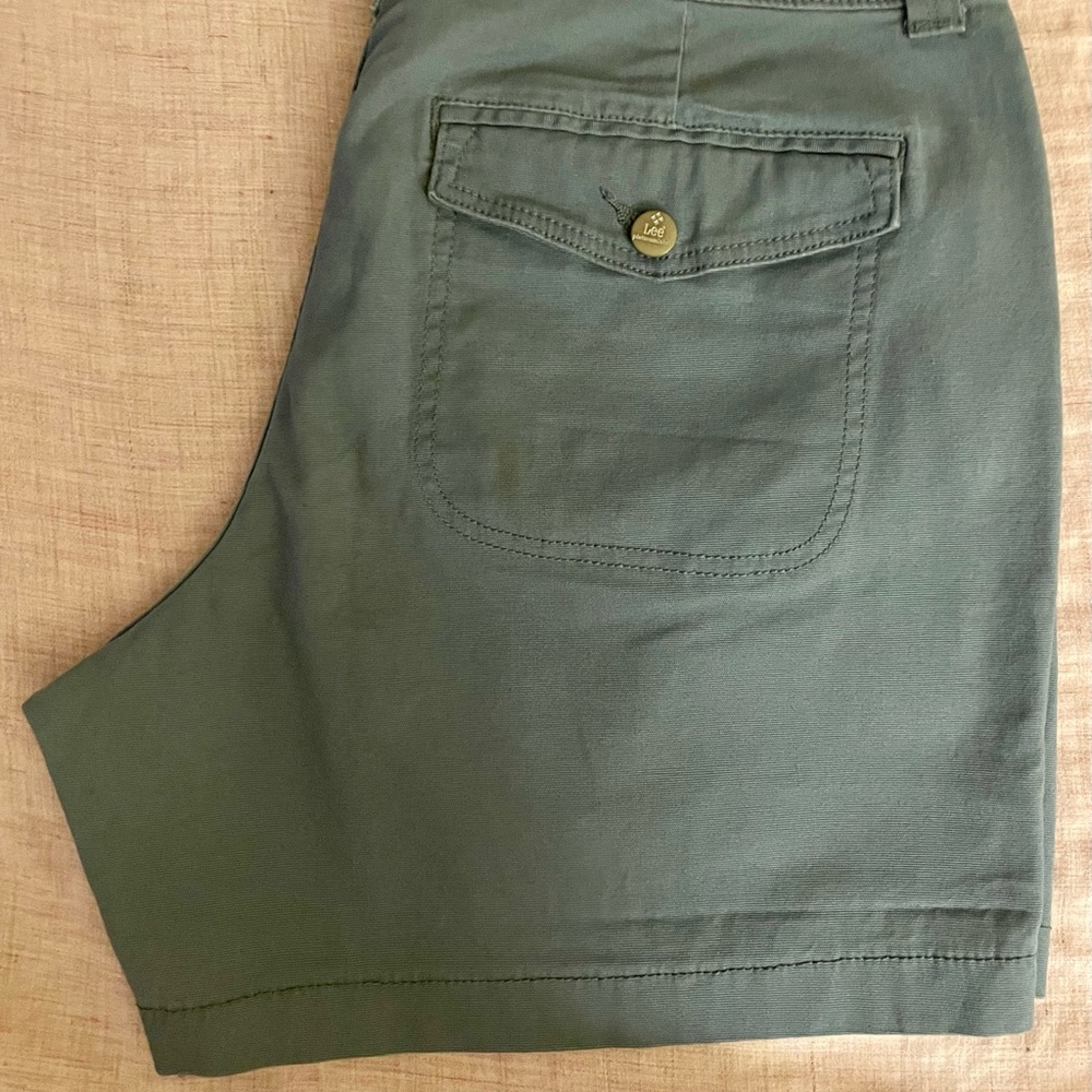 Lee Platinum Label Naturally Slimming Shorts